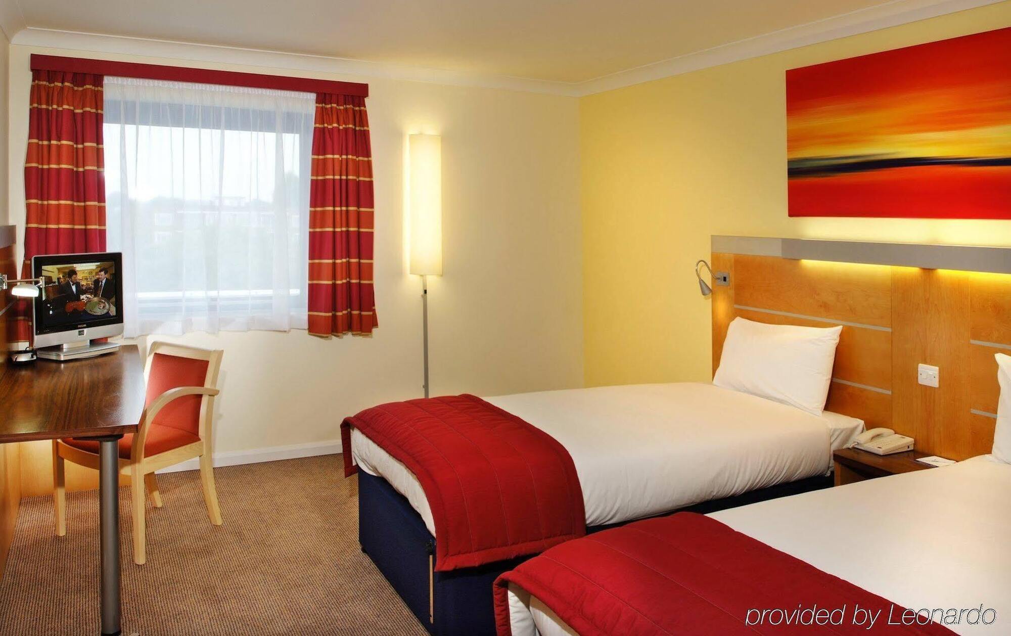 Holiday Inn Express London Golders Green, An Ihg Hotel Финчли Экстерьер фото