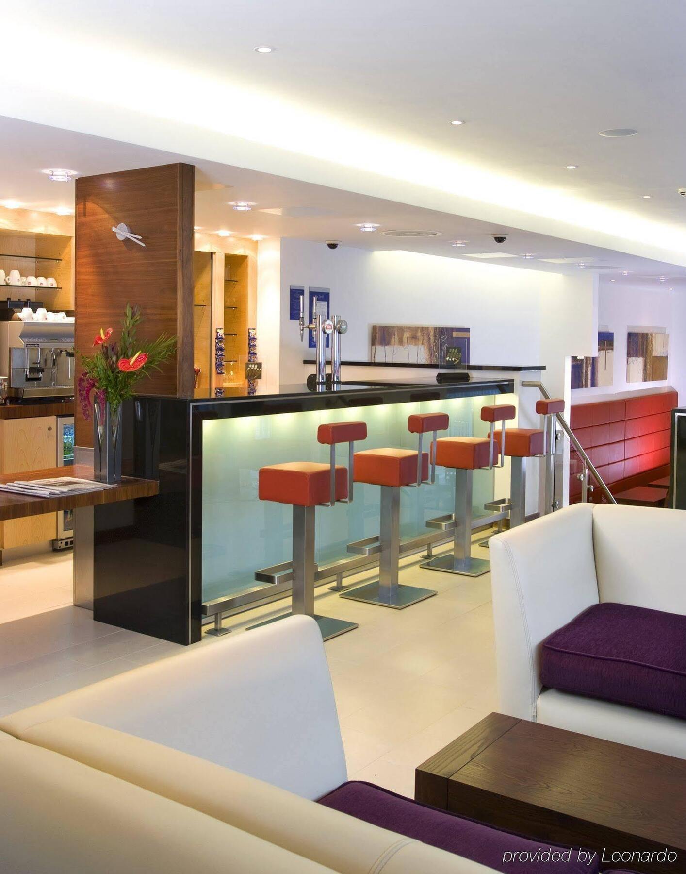 Holiday Inn Express London Golders Green, An Ihg Hotel Финчли Экстерьер фото
